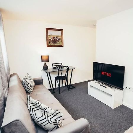 Snug 1Br Apt, Self Check In, Parking, By Derbnb Hilton  외부 사진
