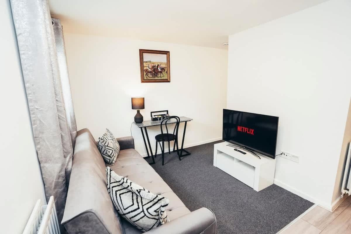 Snug 1Br Apt, Self Check In, Parking, By Derbnb Hilton  외부 사진